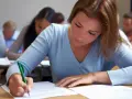Ausbildung und Abitur gleichzeitig: So gelingt der Doppelweg zum Erfolg