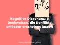 Mann mit Karton über dem Kopf, voller Fragezeichen. Kognitive Dissonanz: 5 Denkweisen, die Konflikte unlösbar erscheinen lassen.