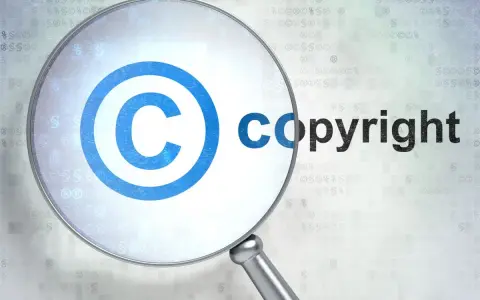 Lupe über dem copyright zeichen und dem Wort "copyright".