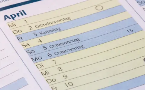 Kalenderblatt April mit Feiertagen wie Karfreitag, Ostersonntag und Ostermontag.