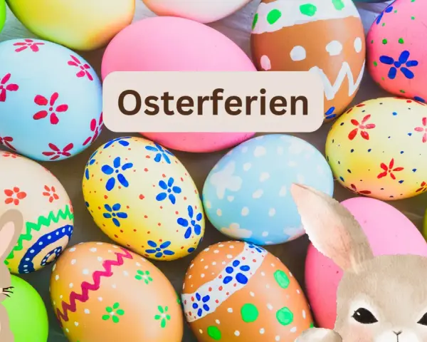 Bunte Ostereier und Hasenfiguren, bereit für die Osterferien Sachsen 2026.