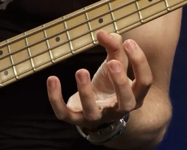 E-Bass lernen: Die besten Methoden und Ressourcen für jeden Spieler