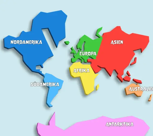 Eine bunte Weltkarte zeigt, wie viele Kontinente es gibt: Nordamerika, Südamerika, Europa, Afrika, Asien, Australien und Antarktis.