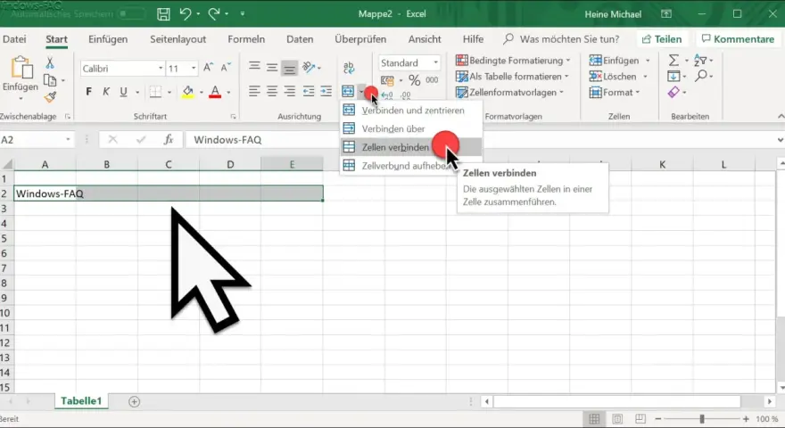 Excel-Menü zeigt Option "Zellen verbinden" an, um mehrere Zellen zu einer einzigen zusammenzuführen.
