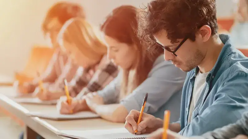 Zdjęcie Wirtschaft und Recht Abitur Bayern Zusammenfassung für optimale Prüfungsvorbereitung